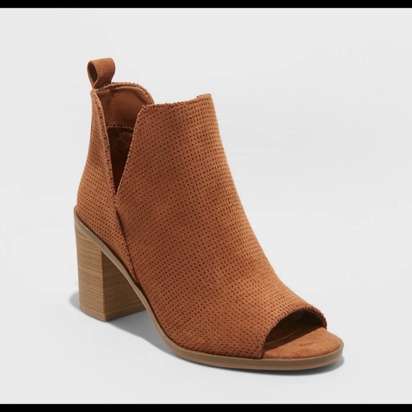 Universal Thread Shoes - ⚫️Women’s Charlee Microsuede Laser Cut Out Bootie